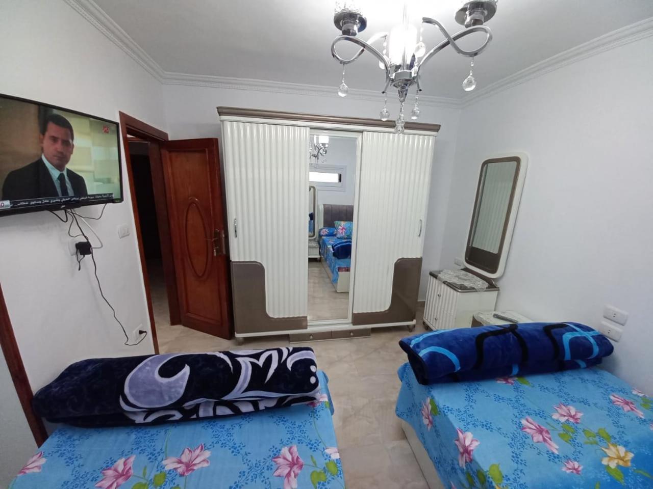 Salah Eldin 2 Bed Rooms Super Lux Chalet Apartment , Garden&Sea View, First Floor , Family Only سوبر لوكس شاليه دور اول المعموره الشاطىء بجوار المنتزه Mamoura Alexandria مع كارنيهات الدخول طول السنه و الشاطىء الخاص من اول مايو لنهايه اكتوبر للعائلات Exterior foto